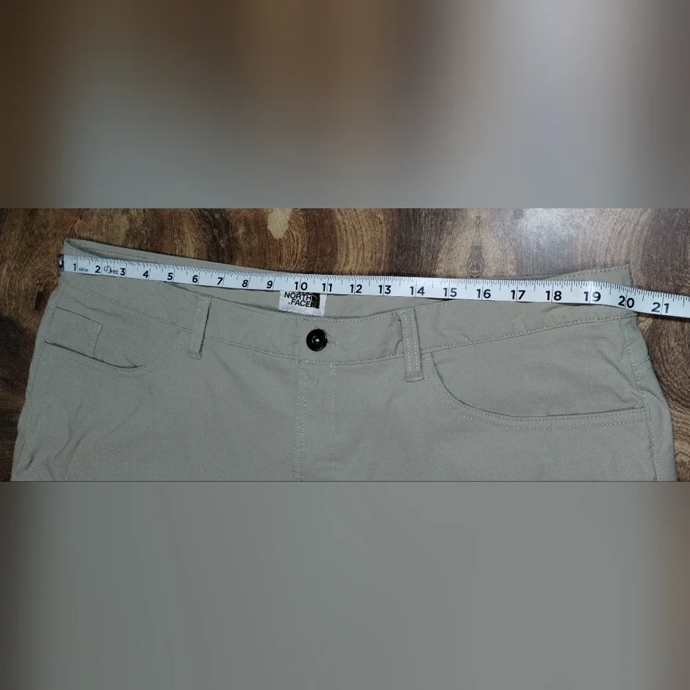 The North Face Men's Khaki Chinos  (40)